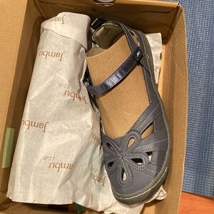 JBU women’s Mary jane shoe